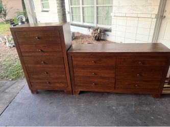 Dresser set