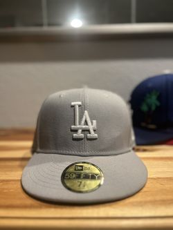 Grey LA Dodger hat