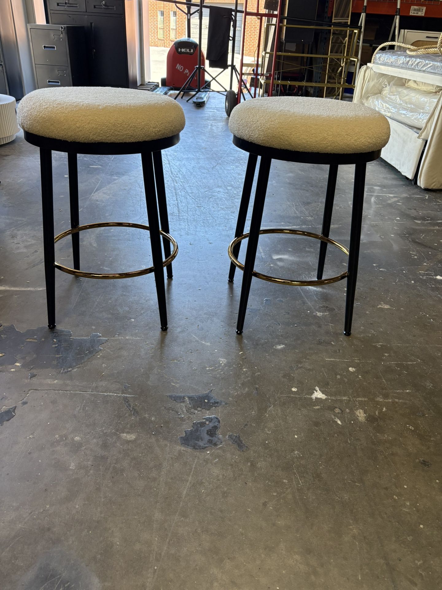 Brand new 24in Bar Stools Set of 2 Modern Counter Height Bar Stools with Iron Frame and Sponge Cushion, Boucle Counter Height Bar Stools for Kitchen I