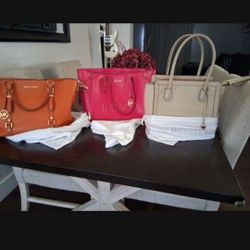 GENTLY LOVED MICHAEL KORS PURSES 