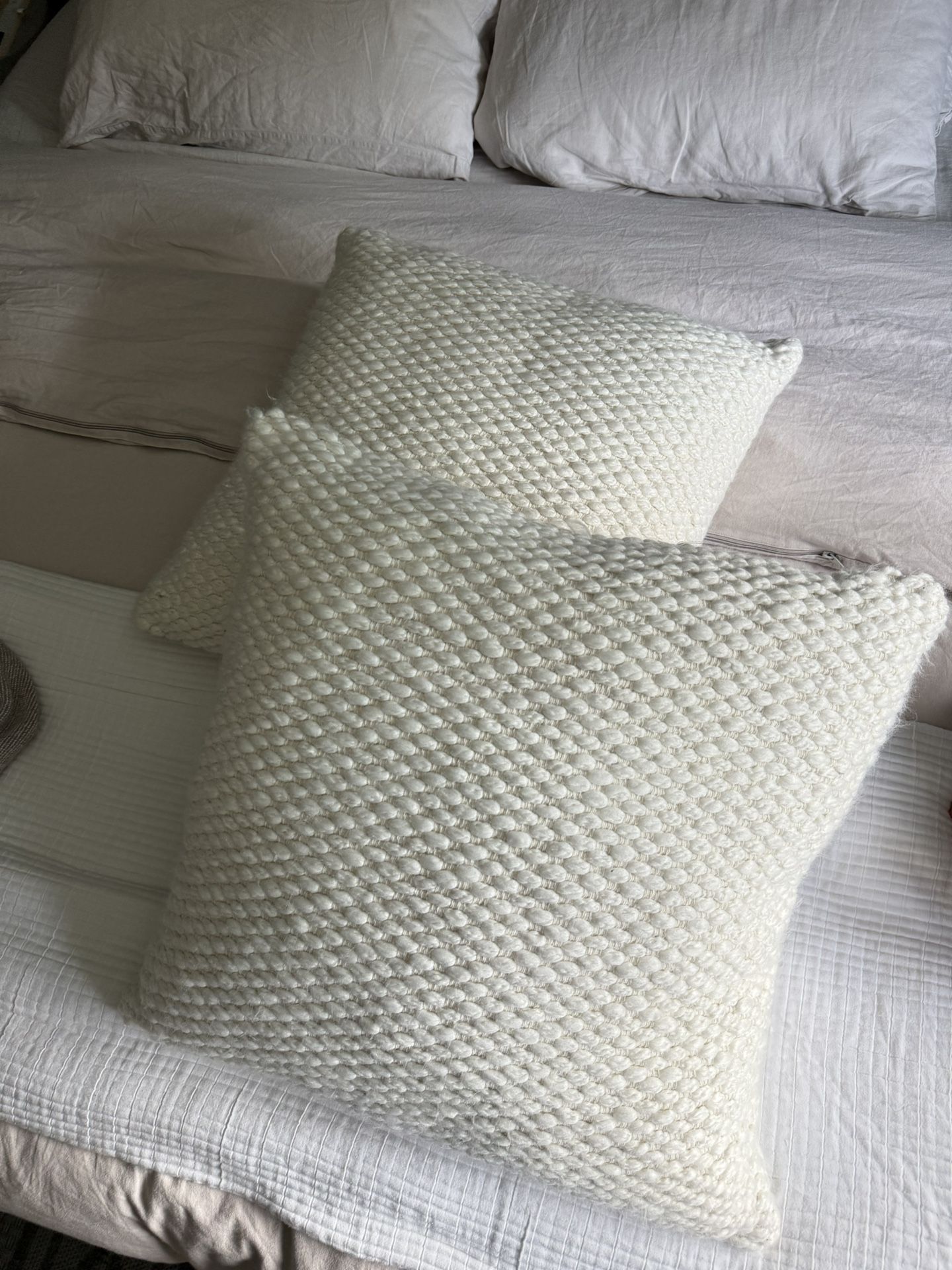 Brand New Knit Large Pillows 26x26
