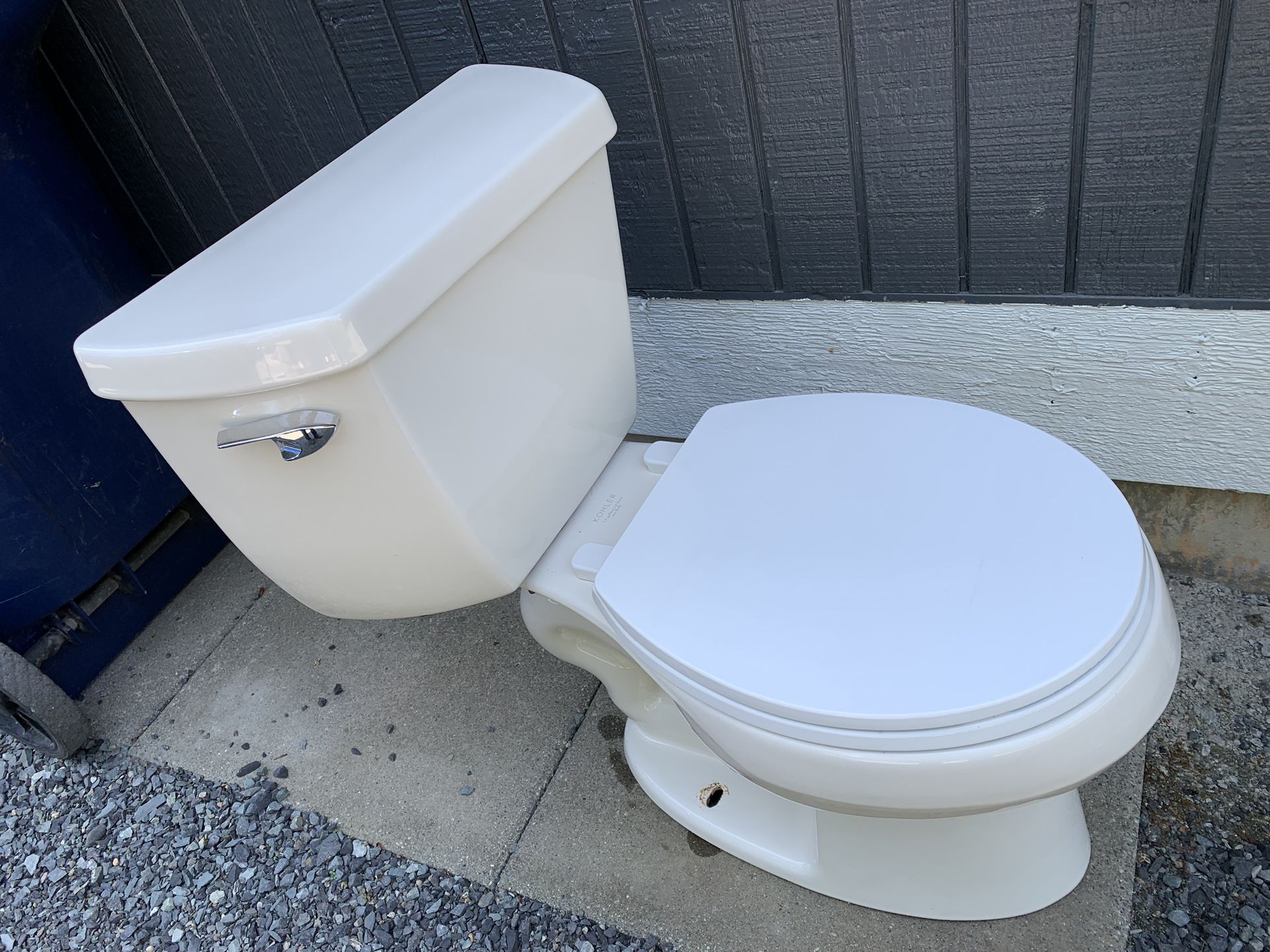 Kohler 1.6 Gallon Toilet for Sale in Snohomish, WA OfferUp