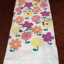 2 New Peanuts Snoopy Spring Flowers Kitchen Dish Towels