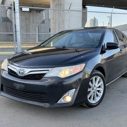 2012 Toyota Camry xle Hybrid 