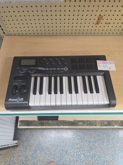 Maudio Axiom25 controller