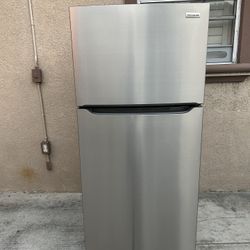 3 MONTHS WARRANTY 30x30x66 FRIGIDAIRE REFRIGERATOR SILVER 18cuft