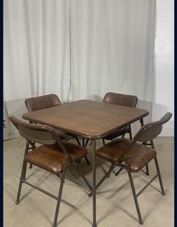 Folding Table With 4 Chairs EXTRA SEATING FOR THE HOLIDAYS!