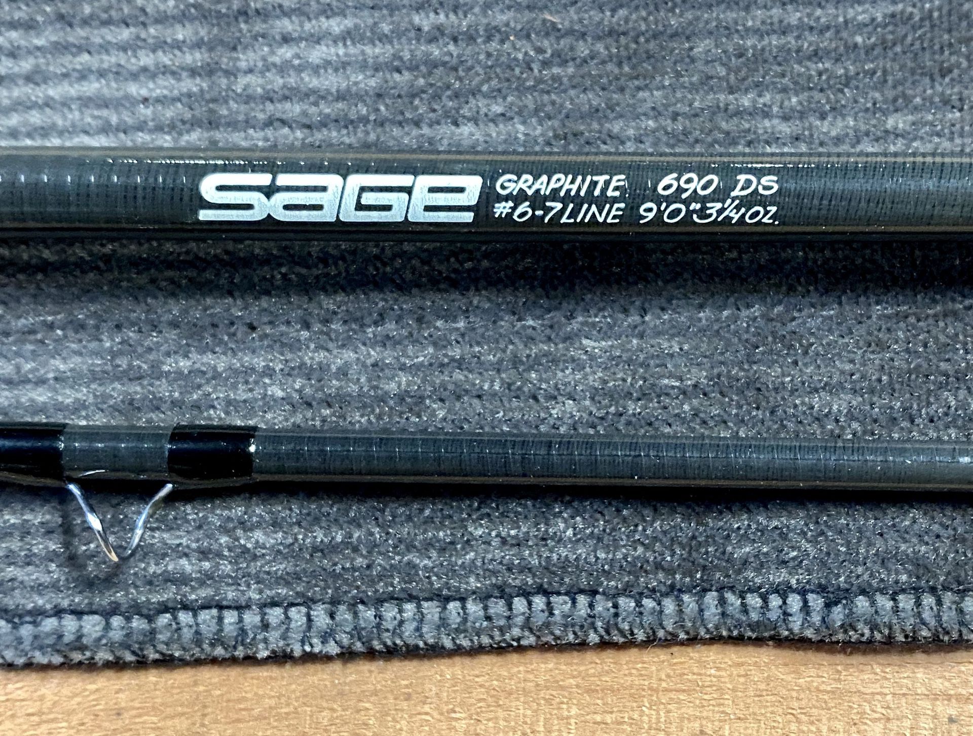 Sage Graphite 9ft 690 DS #6-7 Line 3 1/4oz Fly Rod