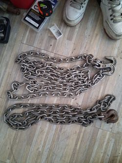 2 tow chains with hooks