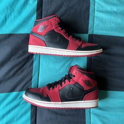 Men’s Air Jordan 1 Mid Size 9 