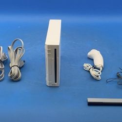 White Nintendo Wii RVL-001 512MB Console Bundle w/ 1 Controller - Tested & Reset