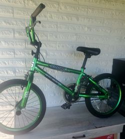 Genesis 20" Boys' Green Krome 2.0 BMX Bike