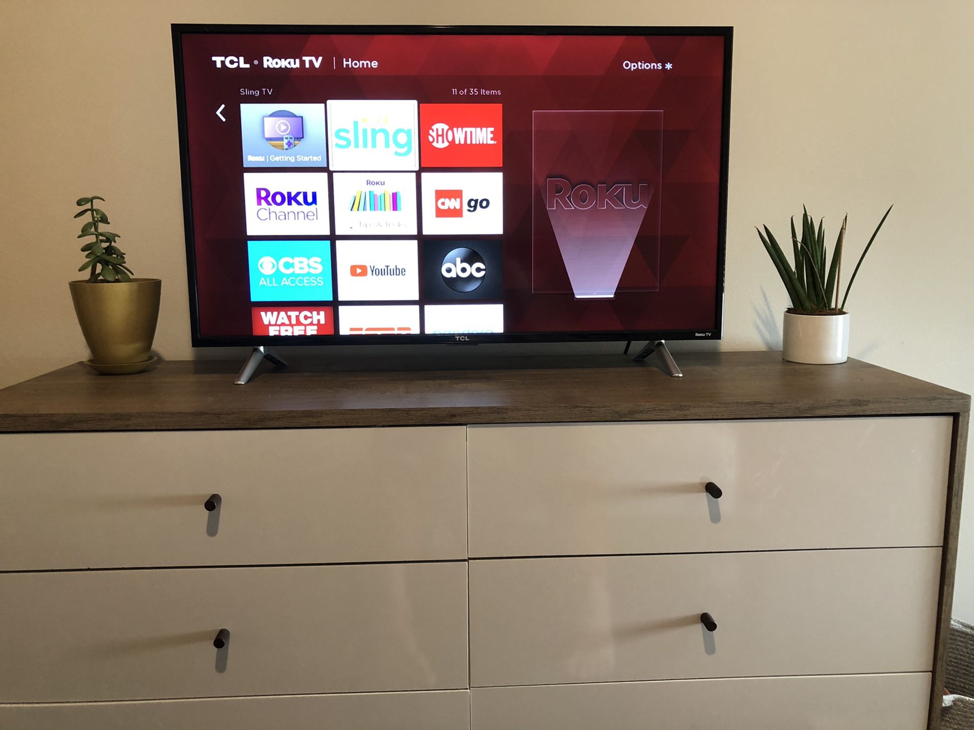 40 inch LED Smart Tv (ROKU)
