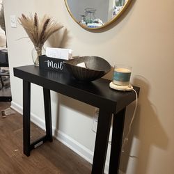 Black Entry Table + Circle mirror