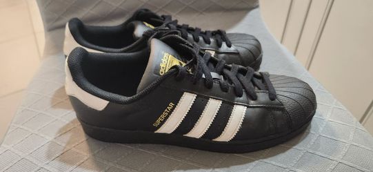 Title: Adidas Superstar Men's Sneakers Black/White Size 9