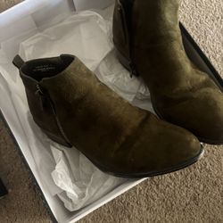 Ankle Boots (Size 7)