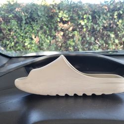 YEEZY Slides Resin (Adidas) Size 10