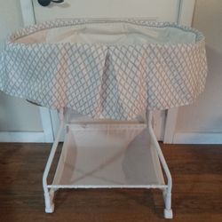 Baby , Basinet 