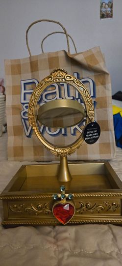 Disney Villains Evil Queen Light Up Body Care Tray