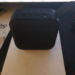 Mini Black Speaker