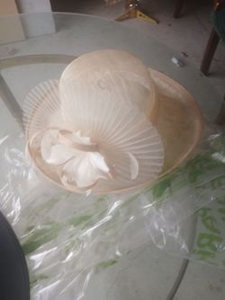 Vintage off white hat