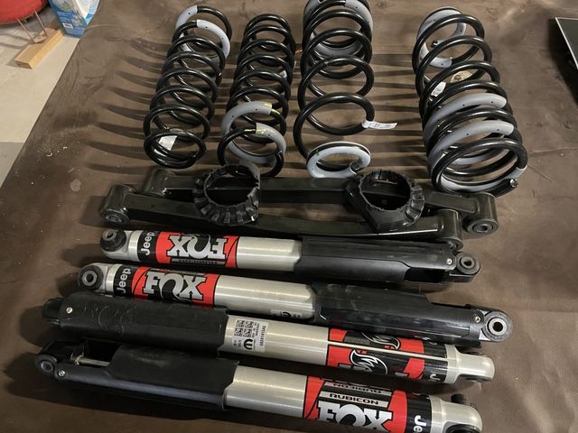 JEEP GLADIATOR 3.5 FOX SUSPENSION LIFT KIT