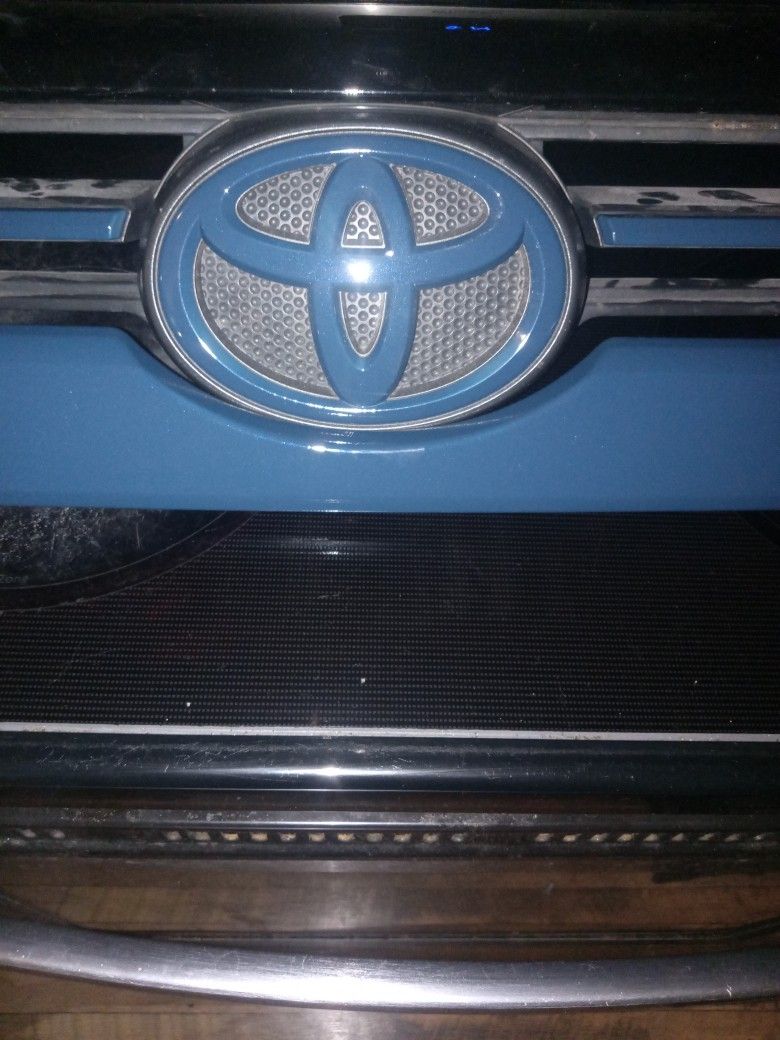 Toyota 4runner Upper Grille 14-20