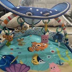 Finding Nemo Mr. Ray Baby Mat 
