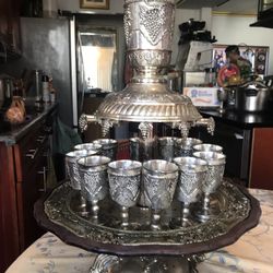 Gorgeous Wine Water Soda Fountain 12 Glasses Plus 1 Main Glass