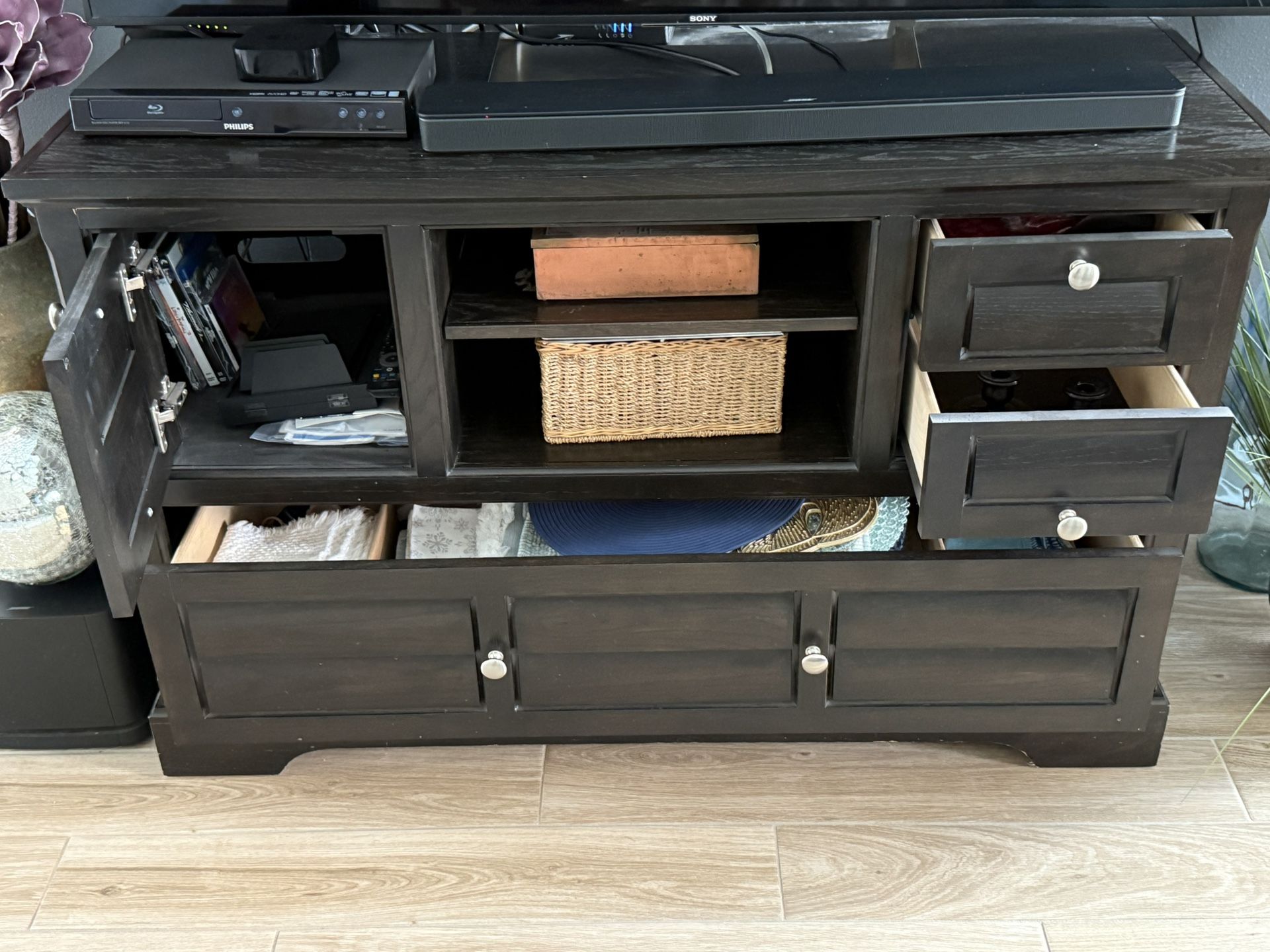 Buffet / Tv Stand