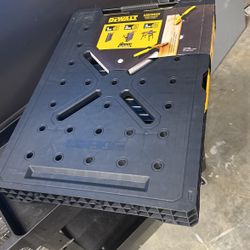 DeWalt Folding Workbench  39 5/8” x 23 1/2” x 30 5/8”