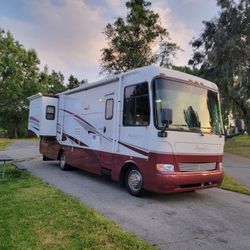 2006 Monaco Monarch RV Motorhome