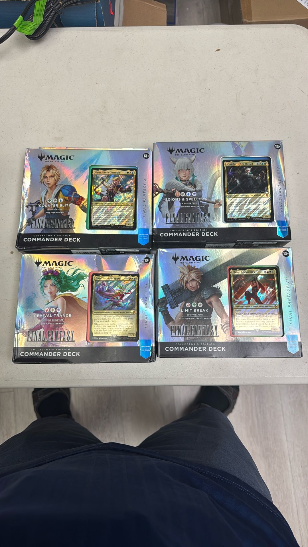 Magic: The Gathering – Final Fantasy Collector’s Edition Commander Deck Bundle