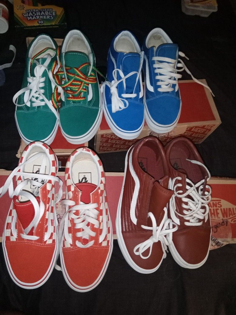 4 PAIR VANS
