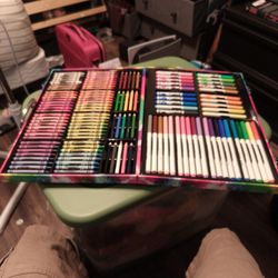 Crayola inspiration art case