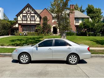 Toyota Camry · XLE Sedan 4D