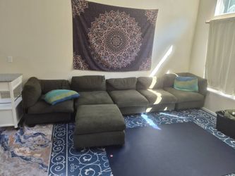 6 Piece Green Sectional Couch