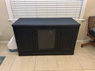 TV/Entertainment Center Cabinet