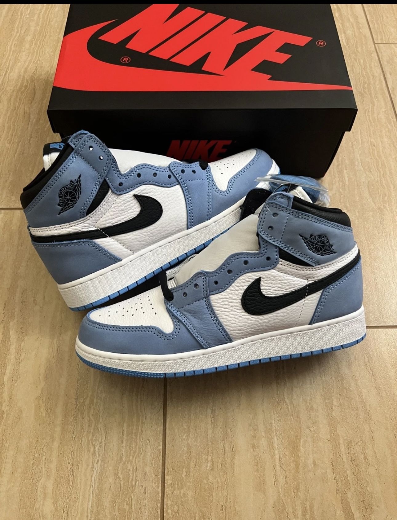 Jordan 1 Retro High OG University Blue 7y