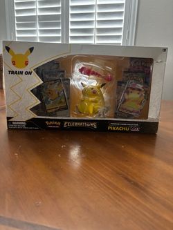 Pokémon Celebrations Pikachu VMAX Premium Figure Collection