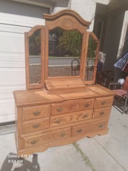 Vintage wood Dresser Whit Mirror