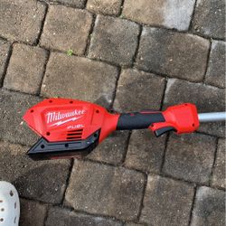 Milwaukee weedeater In Excellent Condition 