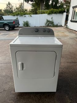ONLY 1 YEAR OLD! Whirlpool Electric Dryer