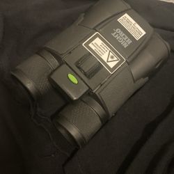 binoculars 