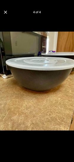 2 Bowls with Lid