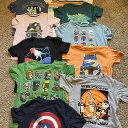 Boys T-shirts Size Small (6-7)