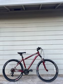 Specialized Myka Mountain Bike – Medium frame Lightweight Bicycle