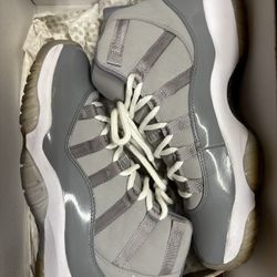 Cool Grey 11’s Size 9