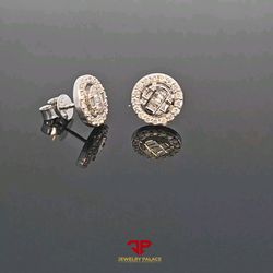 Elegant 10K Round earring with 0.7 Ctw