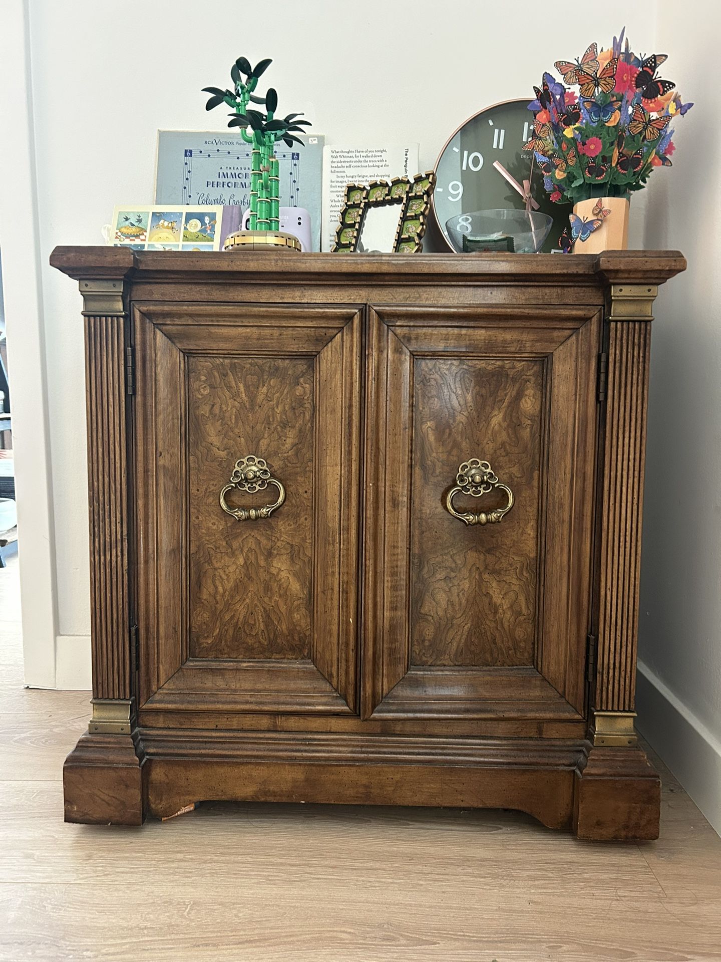 CUTE CABINET/ SIDE TABLE WITH STORAGE